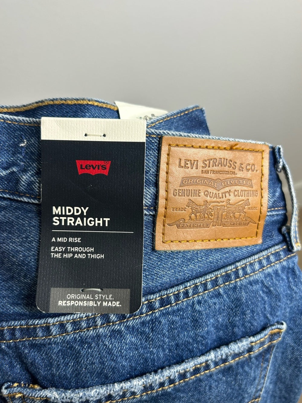 Levi&amp;#39;s Levi&amp;#39;s 100% Cotton Denim Middy Straight Leg Medium Wash Jean - Denim