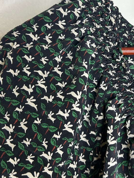 Joie 100% Silk Rabbit Carrot Novelty Print Puff Sleeve Short Sleeve Blouse Top