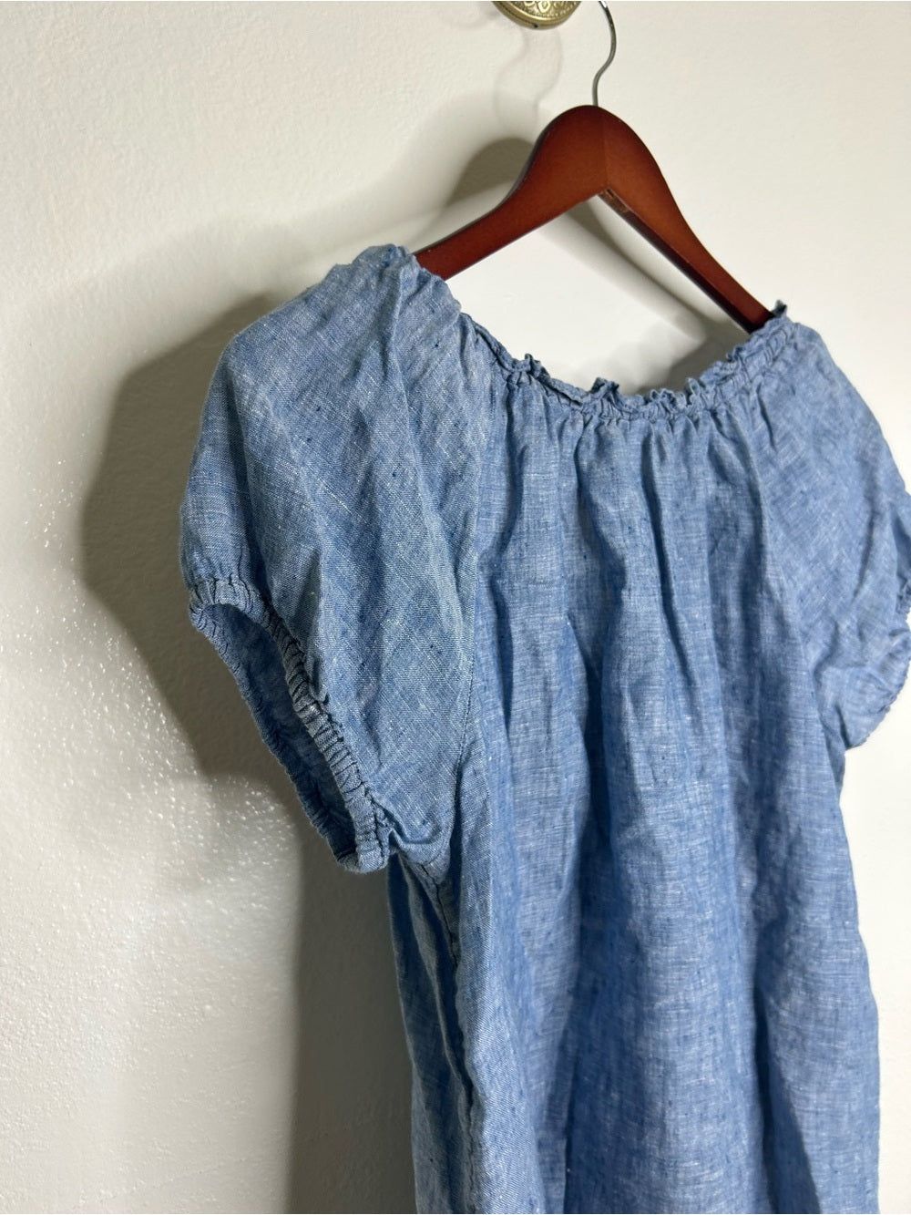Sanctuary 100% Linen Blue Scoop Neck Babydoll Style Button Down Blouse