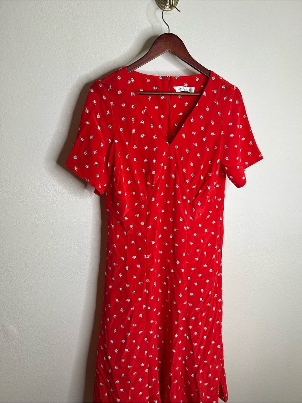 Amour Vert 100% Silk Red Floral Short Sleeve V - Neck Midi Dress