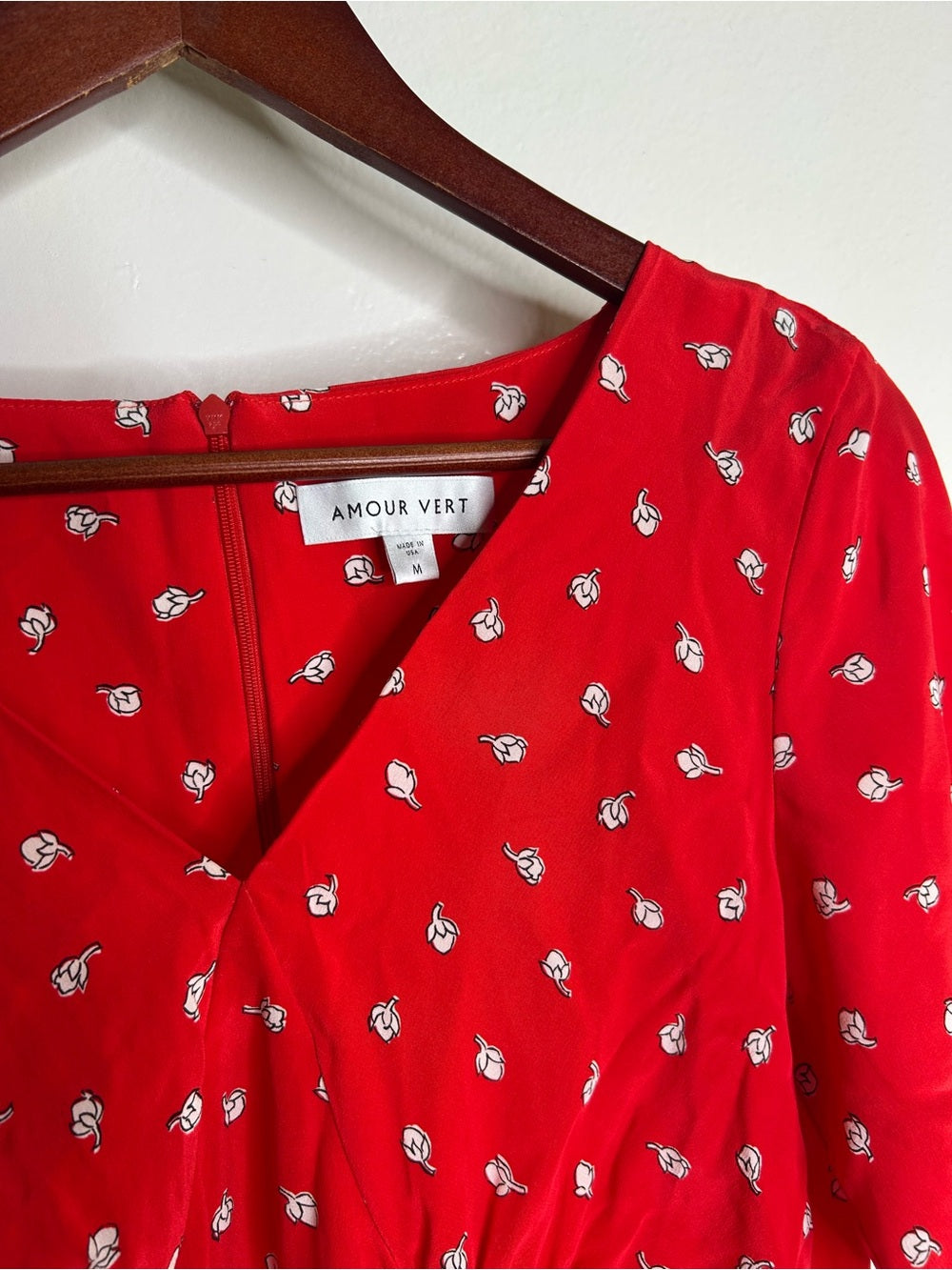 Amour Vert 100% Silk Red Floral Short Sleeve V - Neck Midi Dress