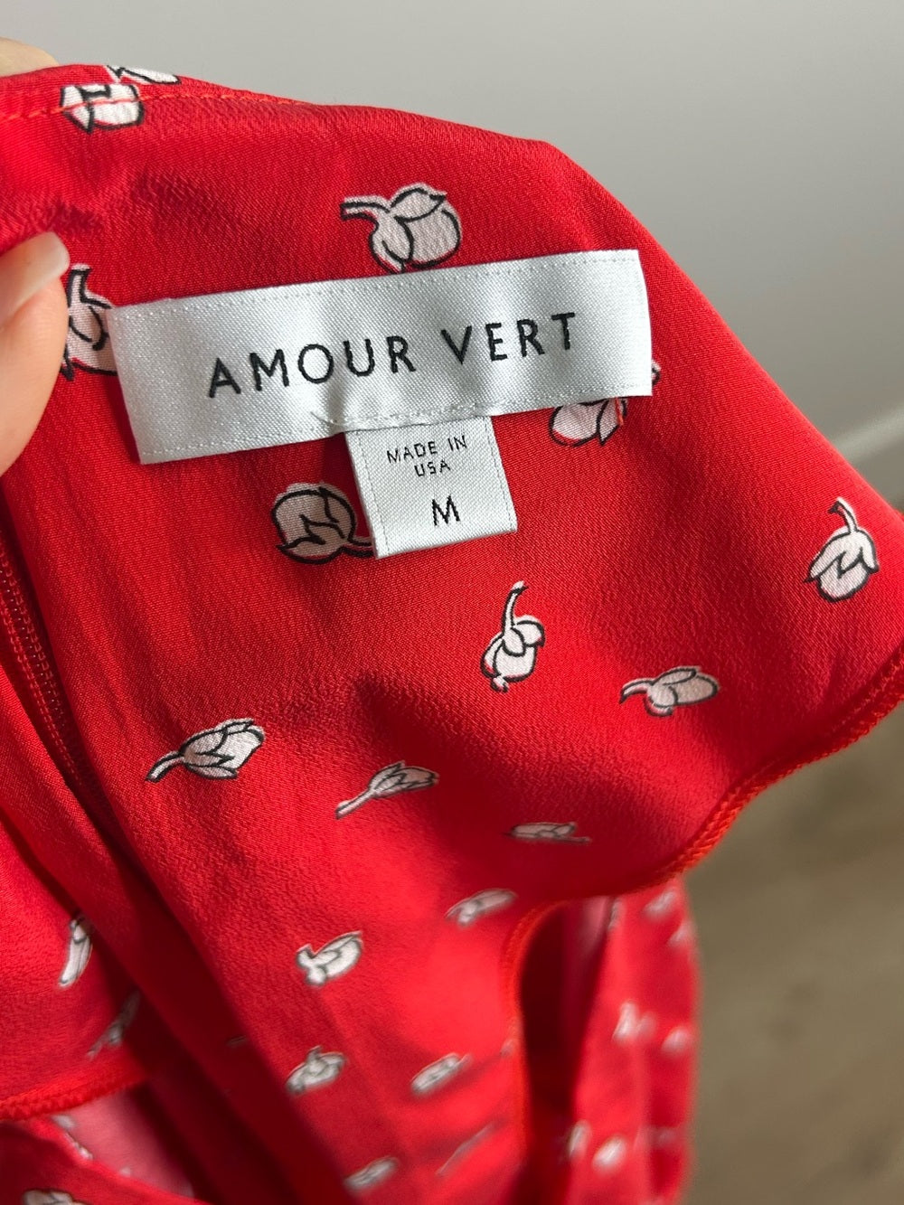 Amour Vert 100% Silk Red Floral Short Sleeve V - Neck Midi Dress
