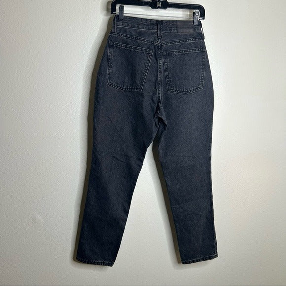 Everlane 100% Organic Cotton The 90's Curvy Fit Cheeky Straight Jean Black