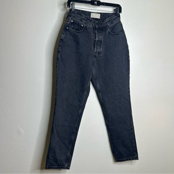 Everlane 100% Organic Cotton The 90's Curvy Fit Cheeky Straight Jean Black