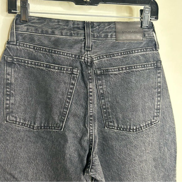 Everlane 100% Organic Cotton The 90's Curvy Fit Cheeky Straight Jean Black