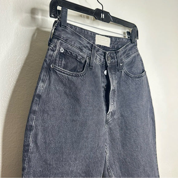 Everlane 100% Organic Cotton The 90's Curvy Fit Cheeky Straight Jean Black