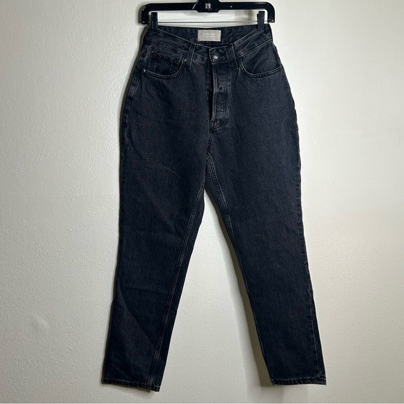 Everlane 100% Organic Cotton The 90's Curvy Fit Cheeky Straight Jean Black